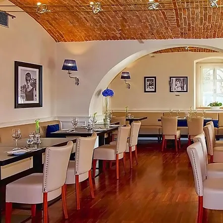 Gourmet Patriot Hotel