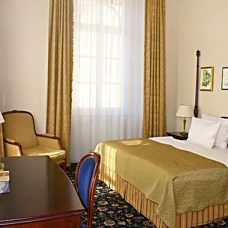 Gourmet Patriot Hotel 4*