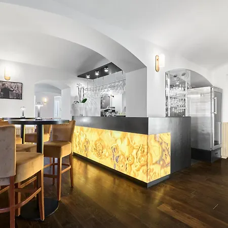 Patriot Boutique Hotell 4*