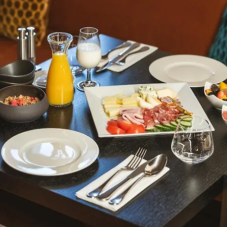 Patriot Boutique Hotell 4*