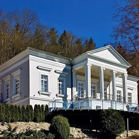 Gourmet Patriot Hotel 4*