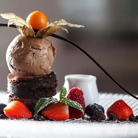 Gourmet Patriot Hotel